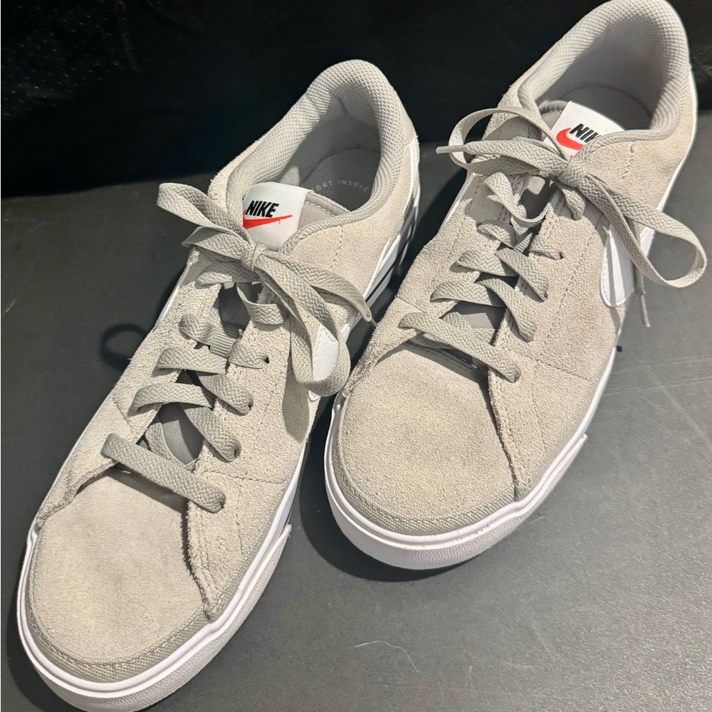 Nike Light Gray Sneakers with White Trim